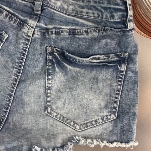 Refuge Jean shorts size 6 - Picture 6 of 7
